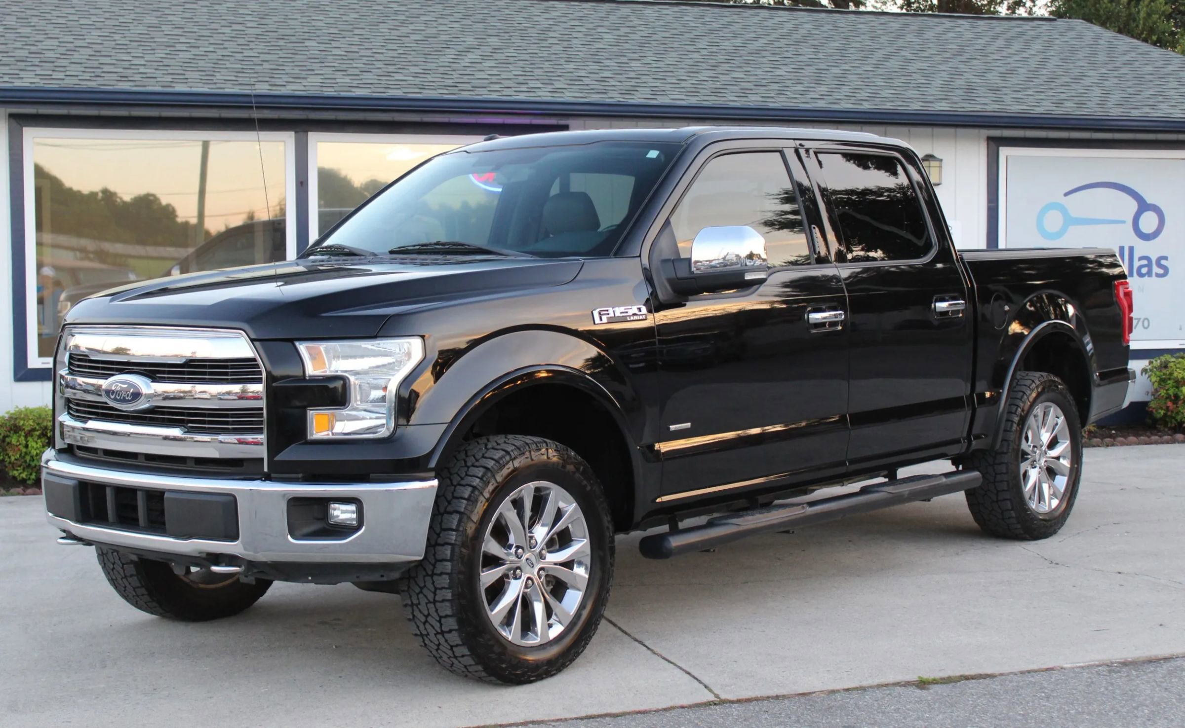 Used 2017 Ford F150 Lariat image 1