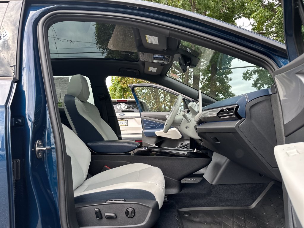Used 2023 Volkswagen ID.4 S RWD image 21