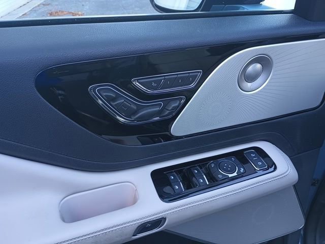 Used 2025 Lincoln Aviator Reserve w/ Equipment Group 201A image 10