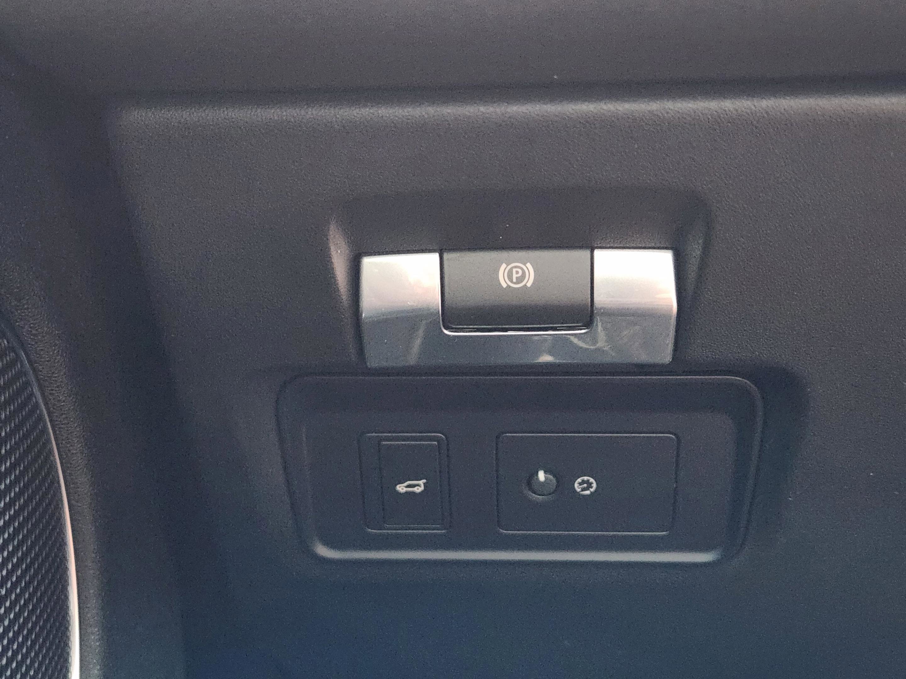 Used 2020 Land Rover Discovery Sport S image 21