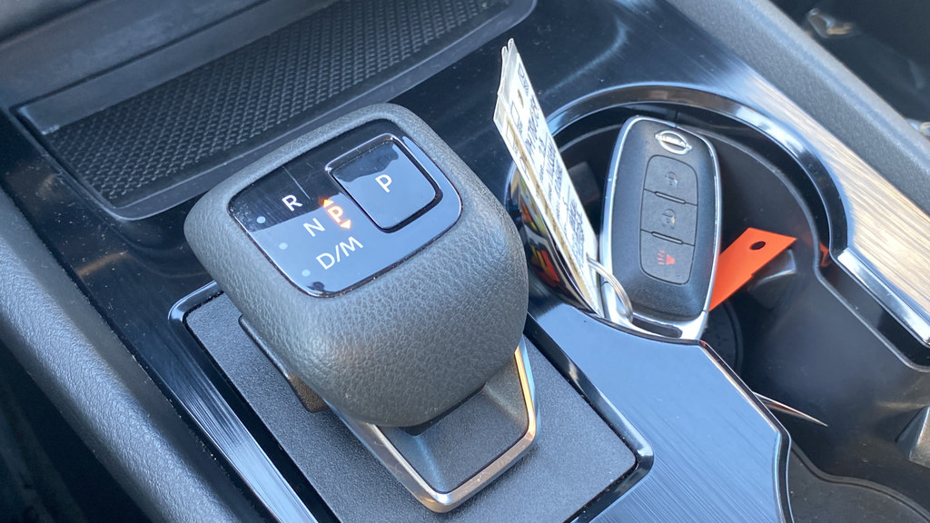 Used 2023 Nissan Rogue S FWD image 19