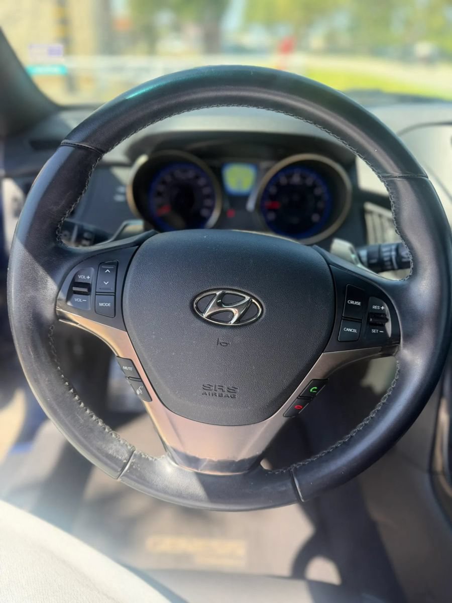 Used 2015 Hyundai Genesis 3.8 RWD image 12