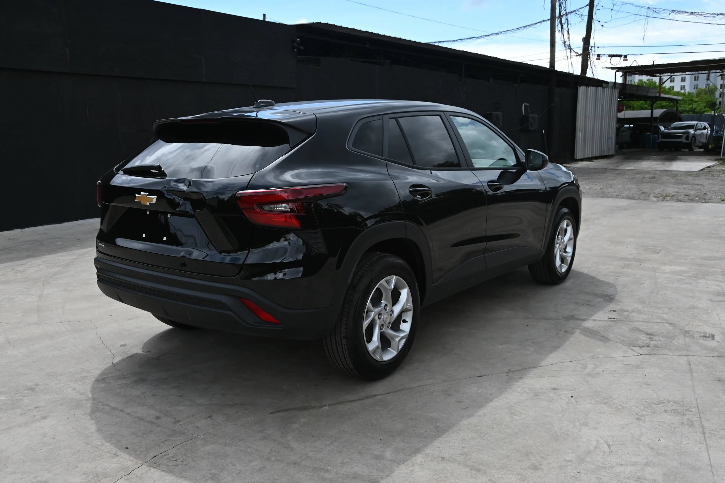 Used 2026 Chevrolet Trax LS w/ LS Convenience Package FWD image 6