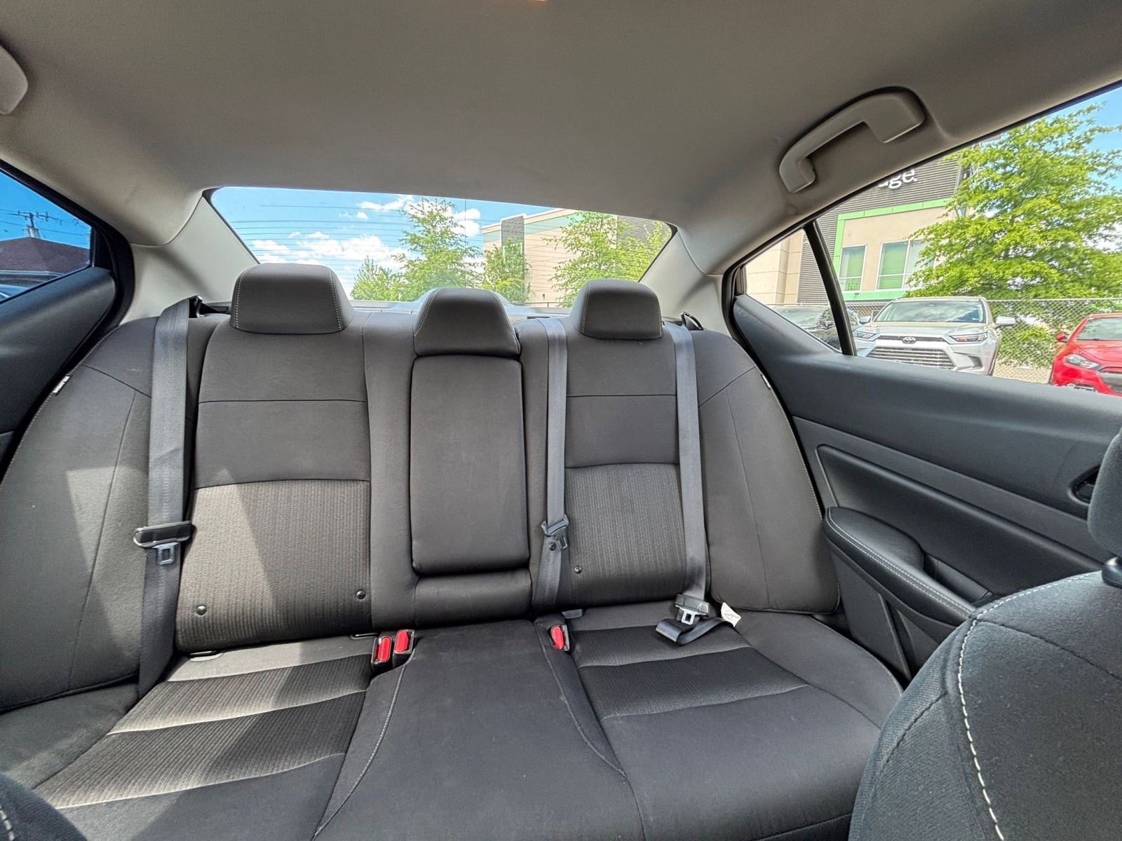 Used 2025 Nissan Altima 2.5 SV FWD image 37