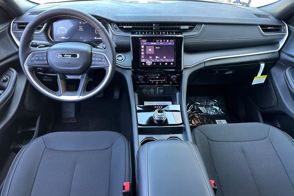 New 2026 Jeep Grand Cherokee L 4WD image 13