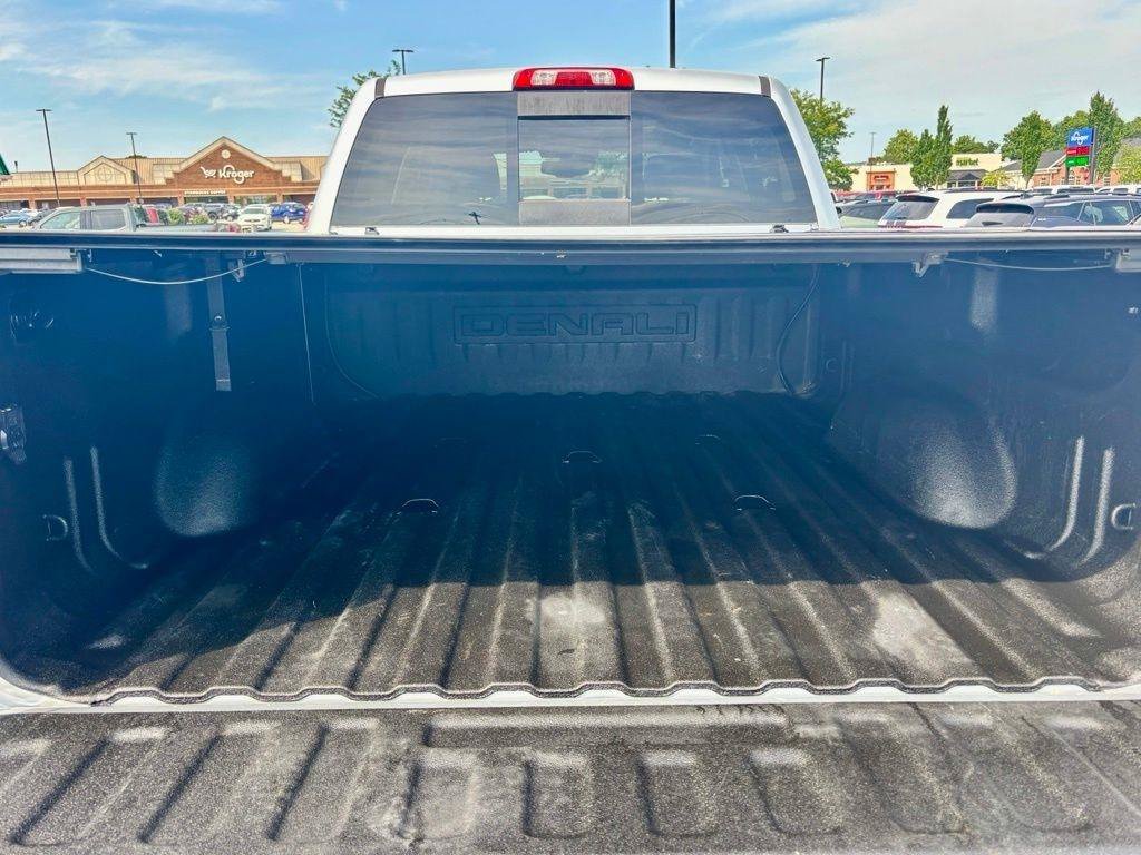 Used 2019 GMC Sierra 2500 Denali w/ Duramax Plus Package AWD/4WD image 11