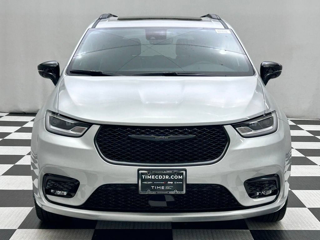 New 2026 Chrysler Pacifica Limited w/ S Appearance Package AWD/4WD image 3