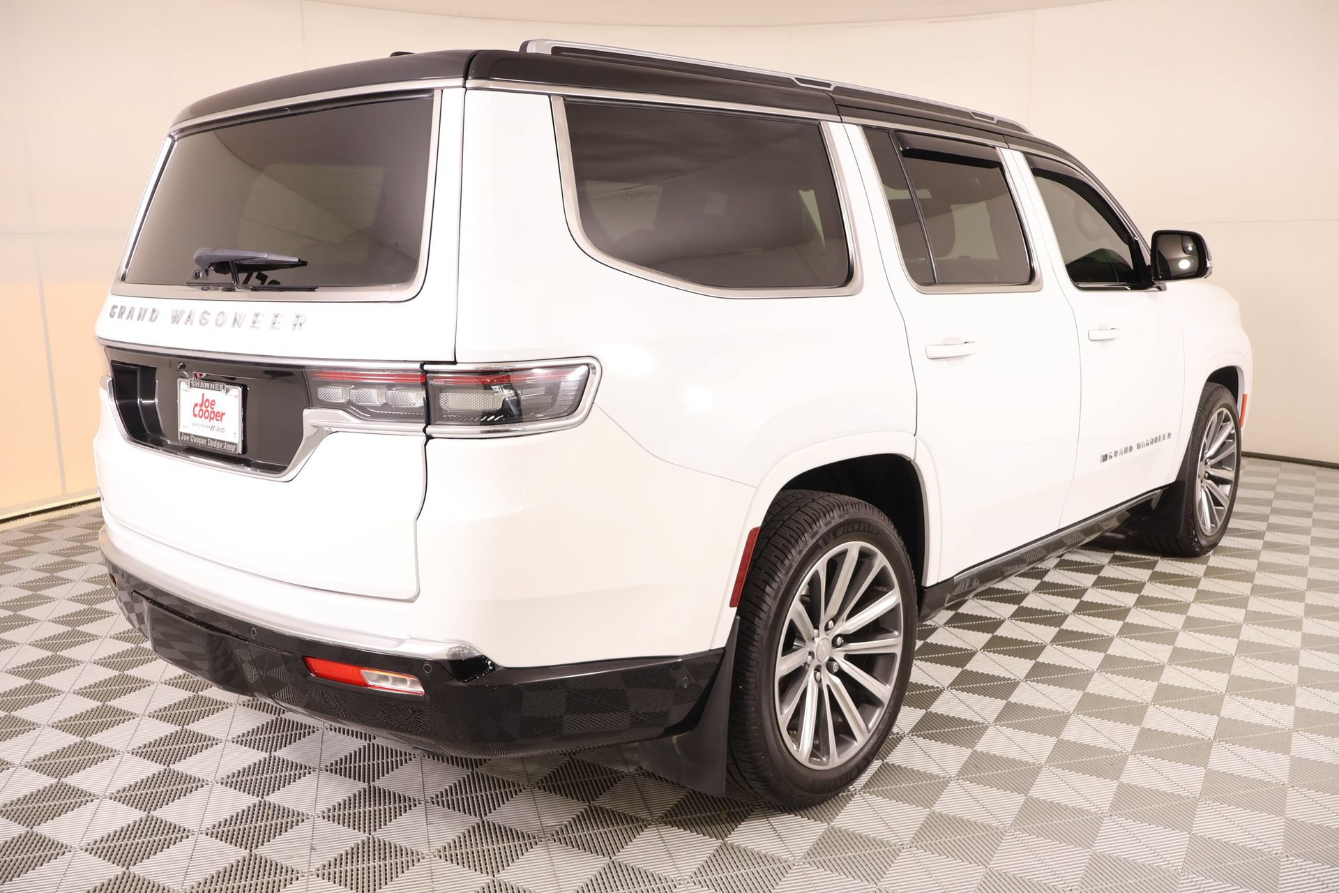 Used 2023 Jeep Grand Wagoneer 4WD w/ Convenience Group III image 23