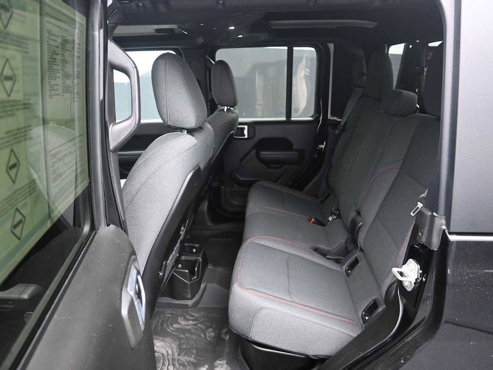 Used 2024 Jeep Gladiator Rubicon w/ Convenience Group image 13