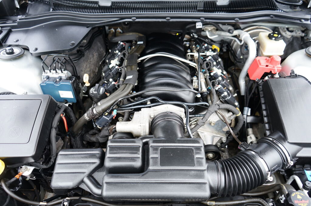 Used 2014 Chevrolet SS RWD image 9