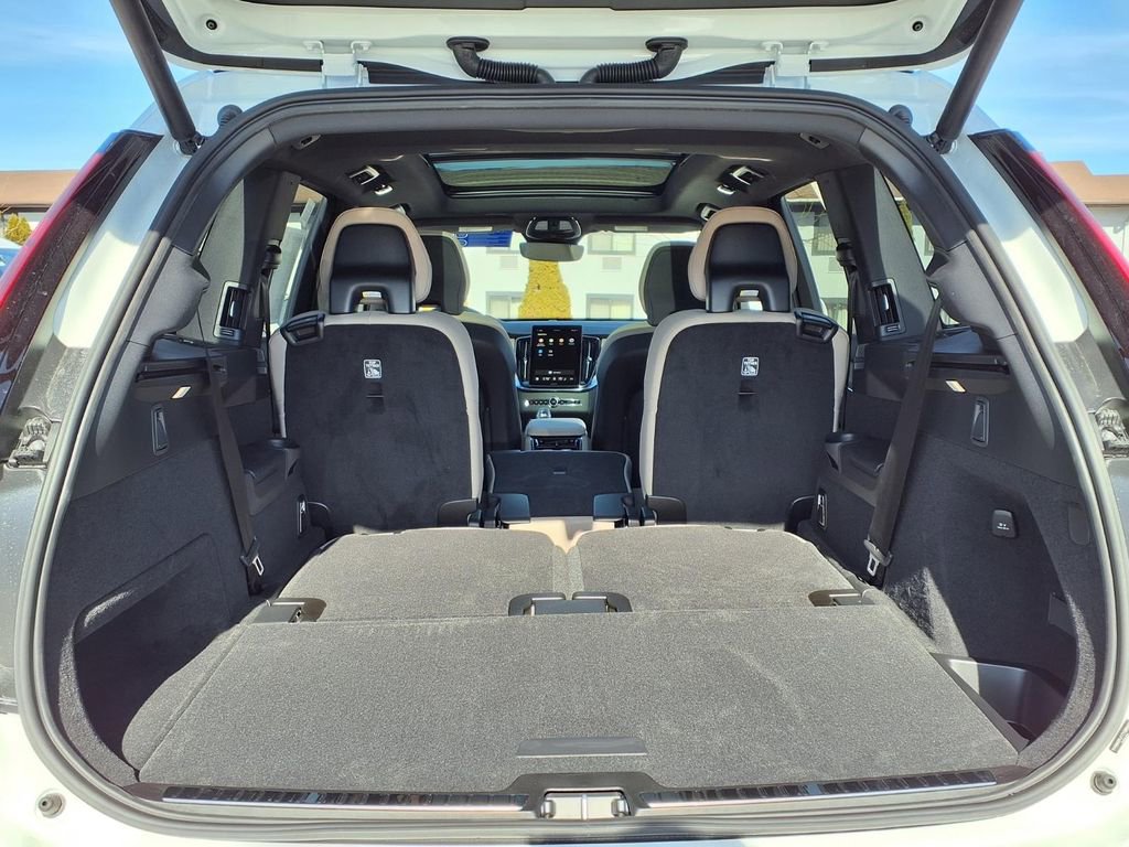 New 2026 Volvo XC90 B6 Core w/ Protection Package AWD/4WD image 24