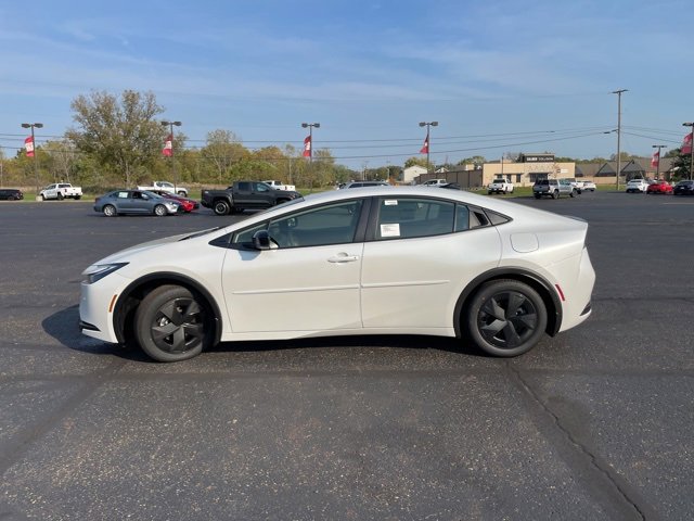 New 2026 Toyota Prius Plug-In Hybrid image 2