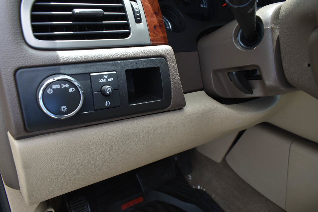 Used 2013 Chevrolet Avalanche LS RWD image 39