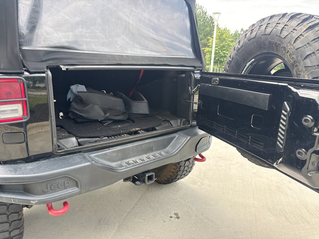 Used 2017 Jeep Wrangler Unlimited Rubicon AWD/4WD image 32