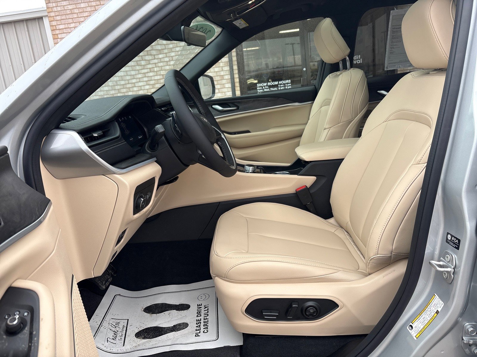 New 2026 Jeep Grand Cherokee Limited image 3