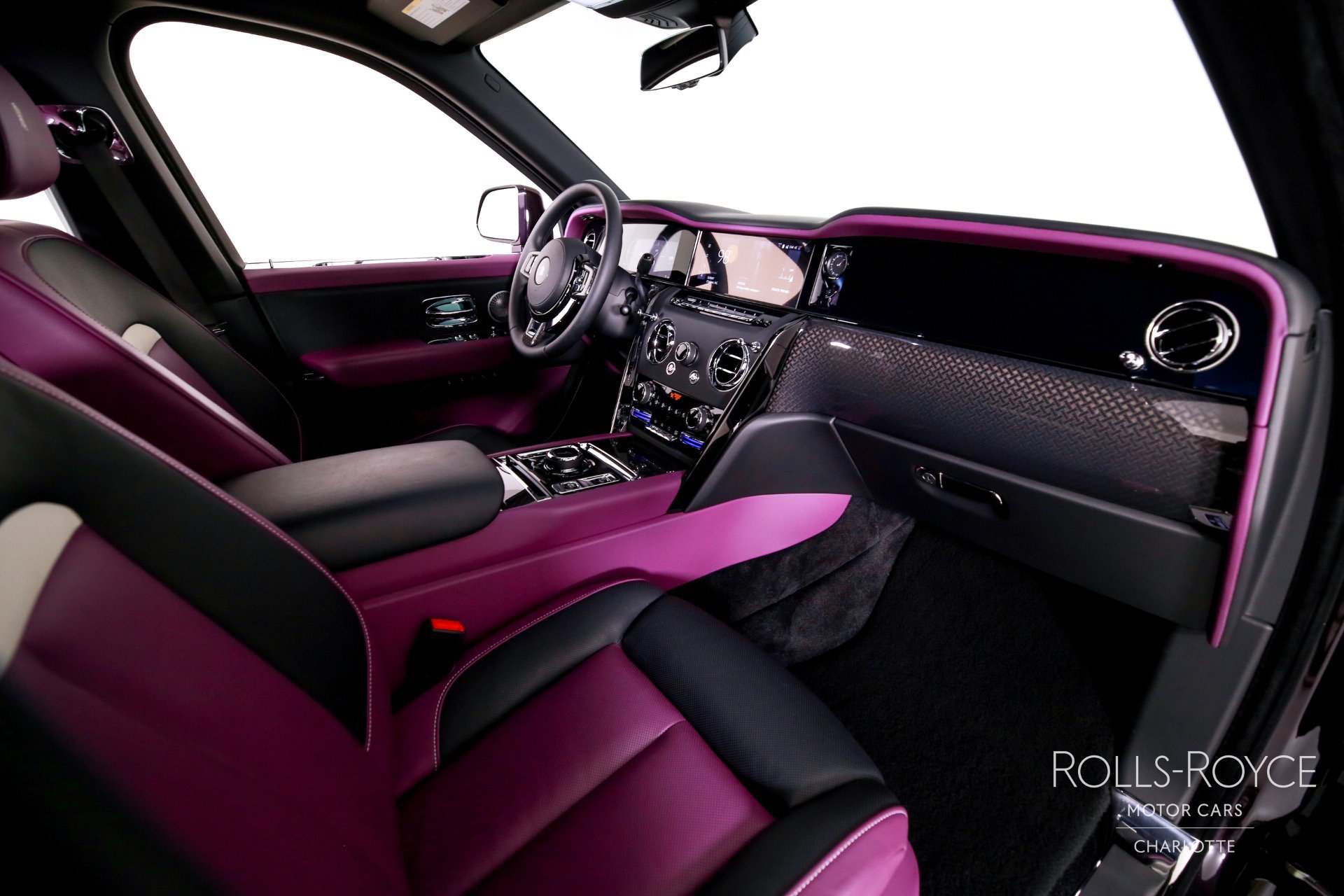 Certified 2025 Rolls-Royce Cullinan Black Badge image 28