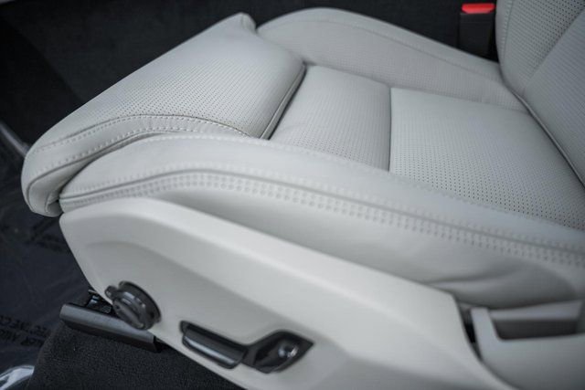 New 2026 Volvo XC90 B6 Ultra w/ Protection Package image 36