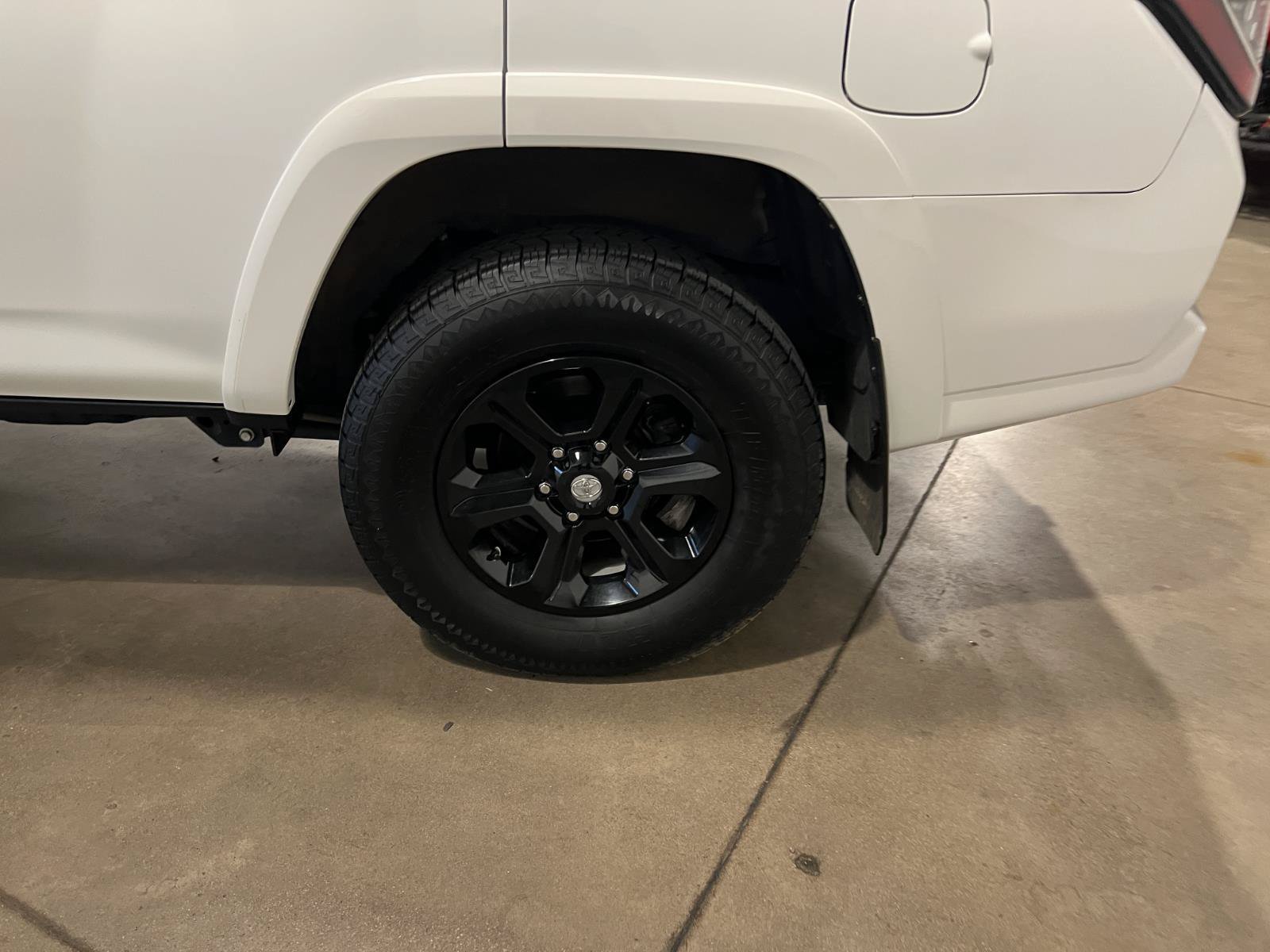 Used 2022 Toyota 4Runner SR5 AWD/4WD image 41