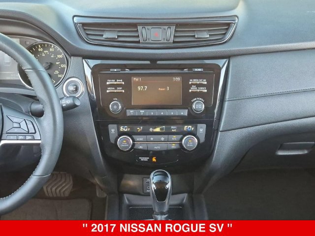 Used 2017 Nissan Rogue SV AWD/4WD image 28