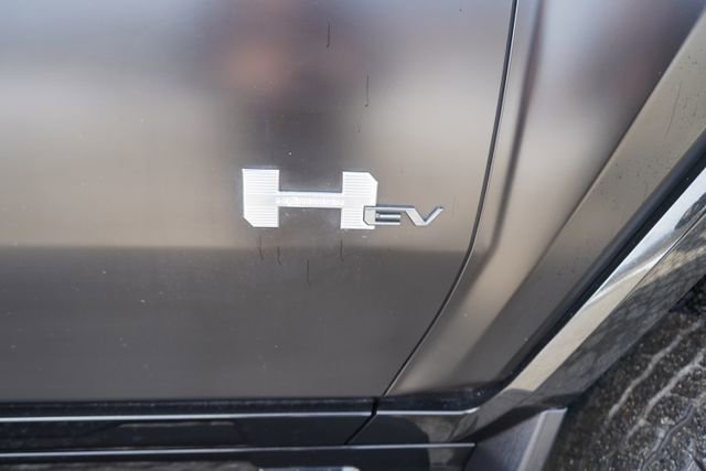 Used 2024 GMC Hummer EV 3X w/ LPO, Illumination Package image 95