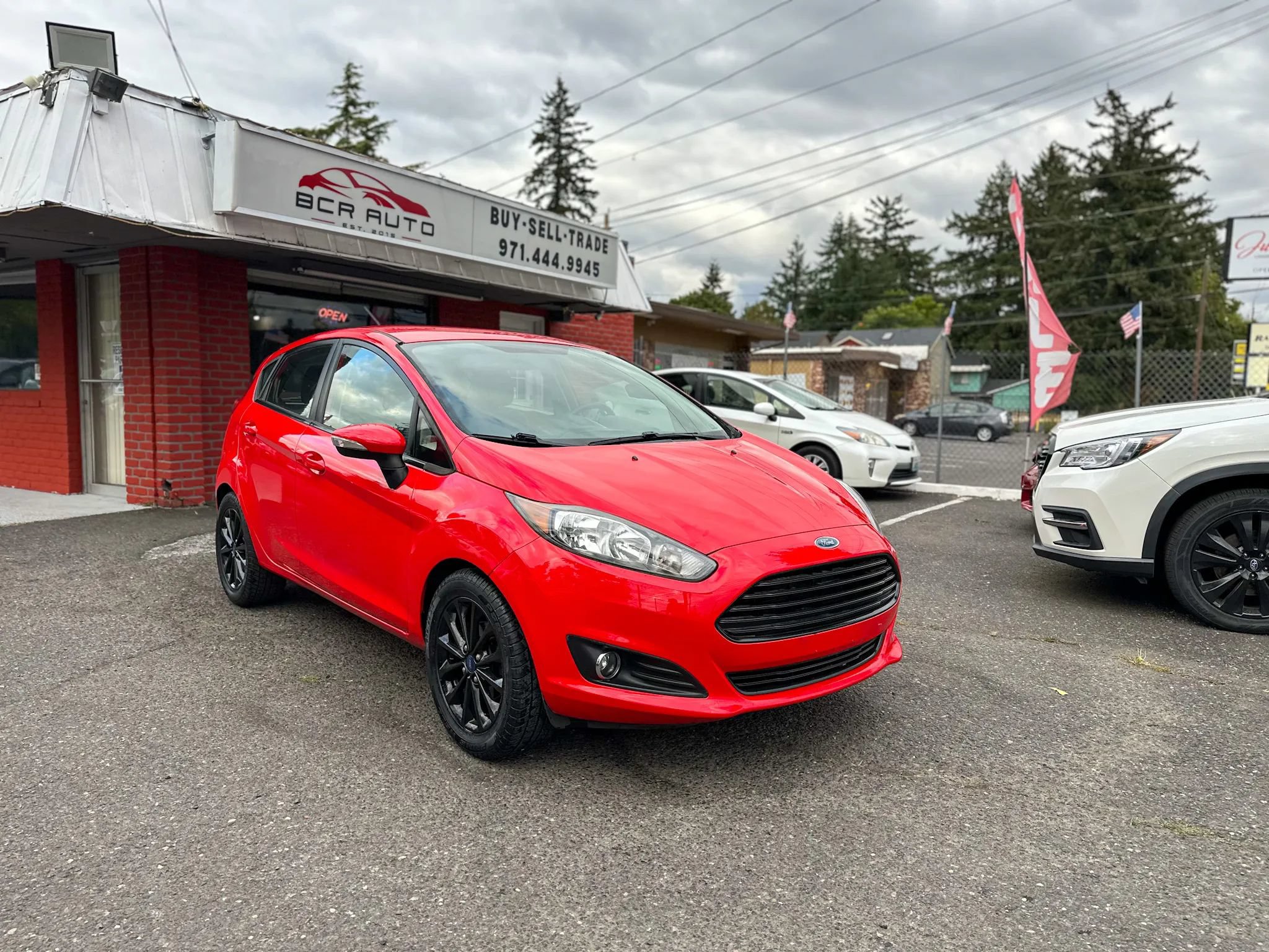 Used 2014 Ford Fiesta SE w/ Equipment Group 201A FWD image 4