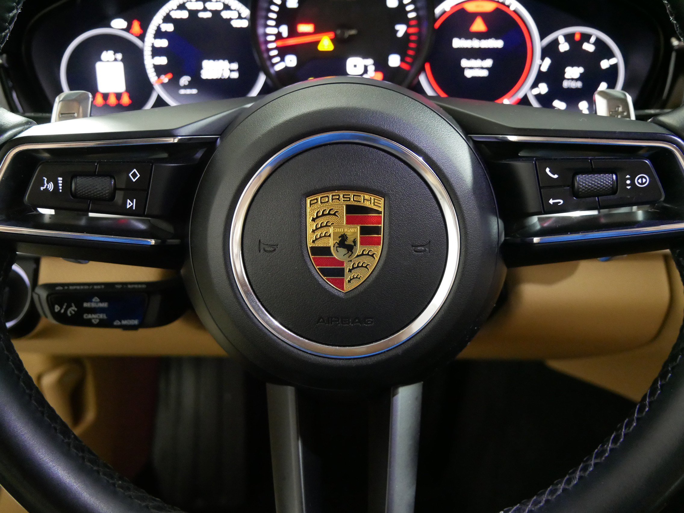 Used 2022 Porsche Panamera 4 image 25