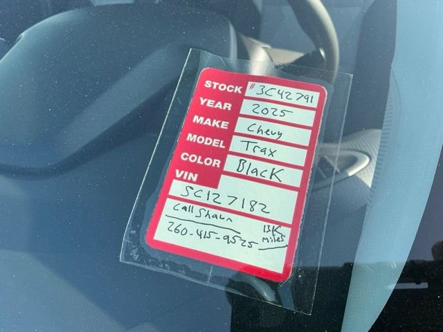 Used 2025 Chevrolet Trax LS w/ Driver Confidence Package FWD image 35