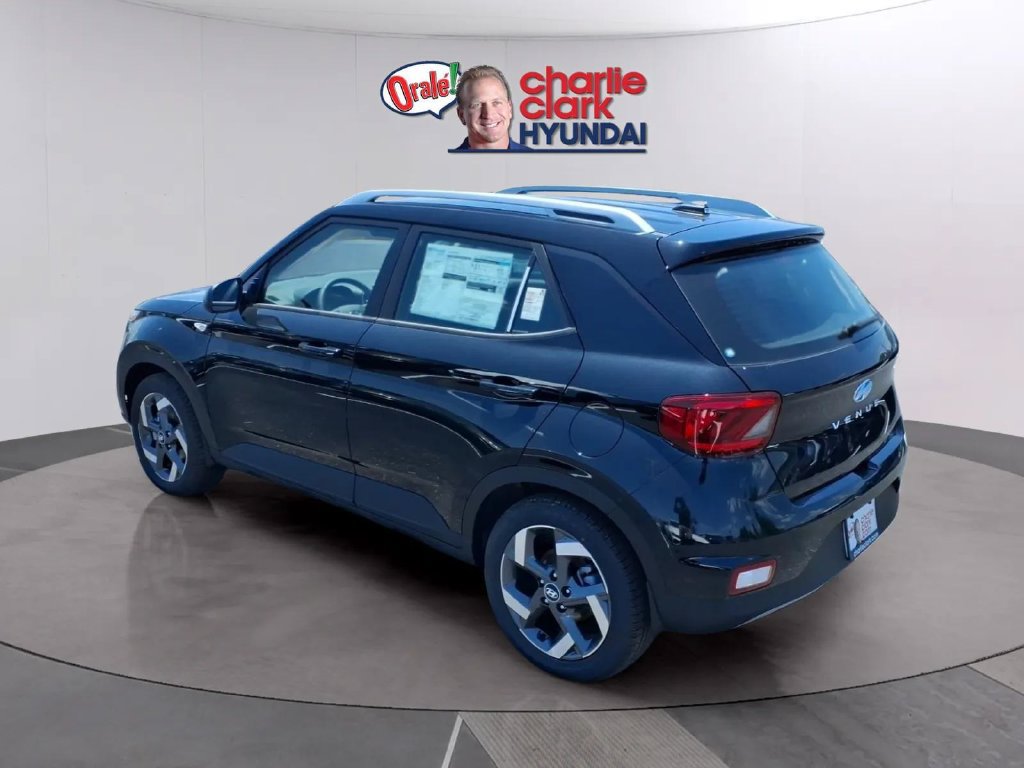 New 2026 Hyundai Venue SEL FWD image 3