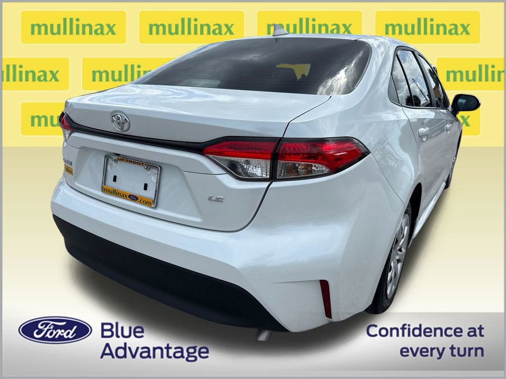 Used 2025 Toyota Corolla LE w/ Convenience Package FWD image 4