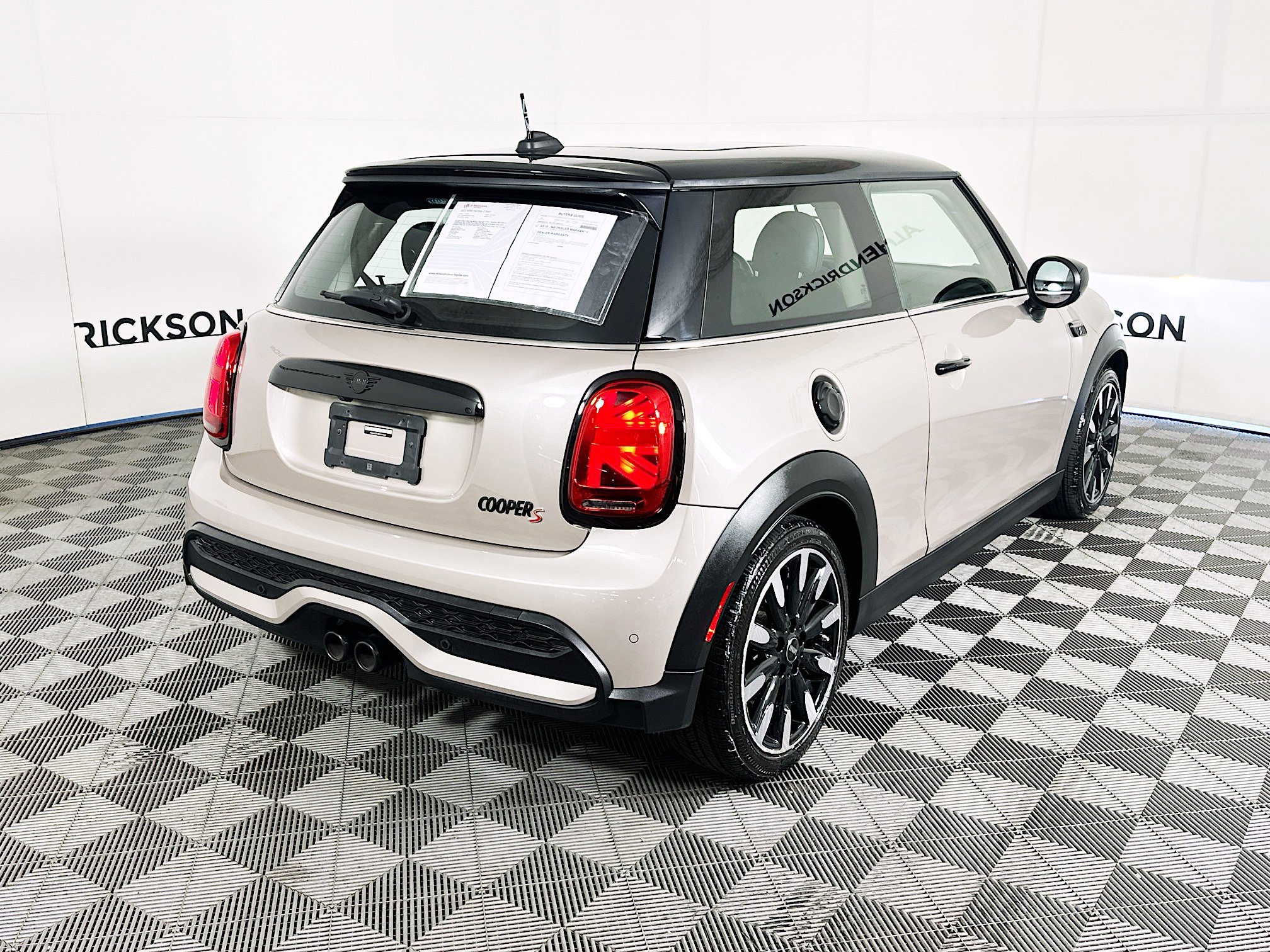 Used 2023 MINI Cooper S image 3