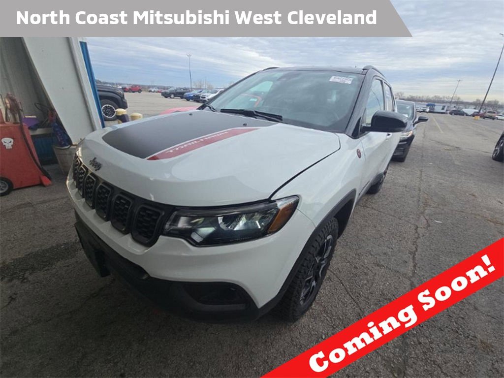 Used 2024 Jeep Compass Trailhawk image 1