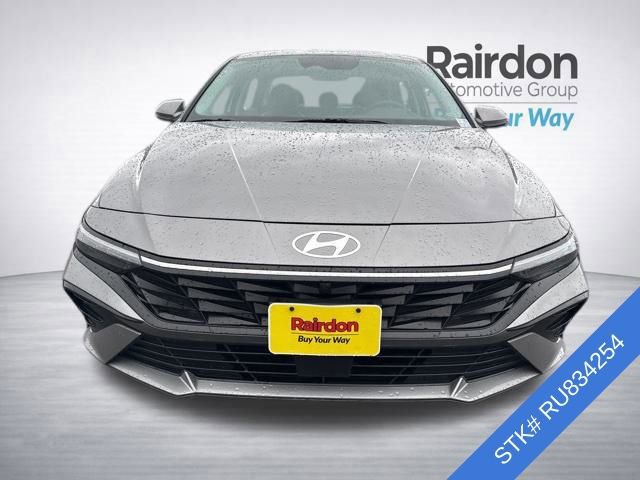 Used 2024 Hyundai Elantra Limited image 2