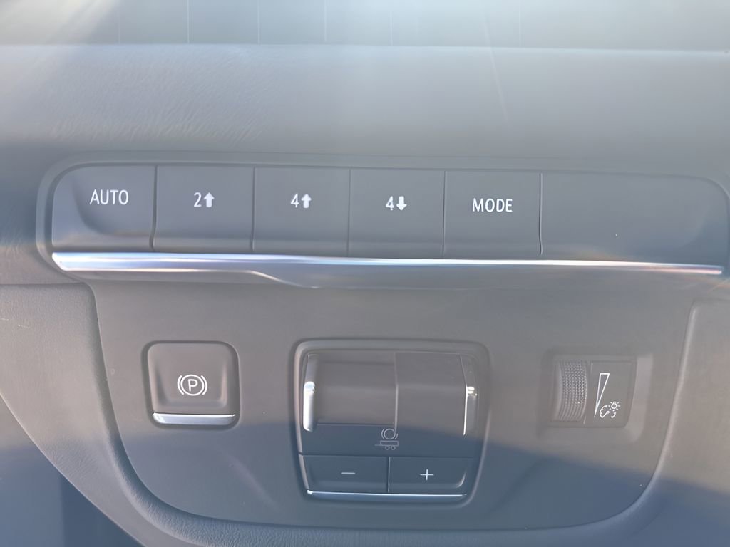 Used 2025 Cadillac Escalade Sport w/ LPO, ONYX Package AWD/4WD image 26