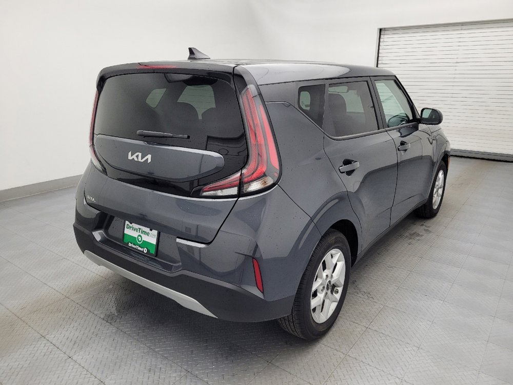 Used 2025 Kia Soul LX image 9