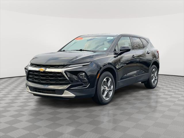 Used 2023 Chevrolet Blazer LT image 3