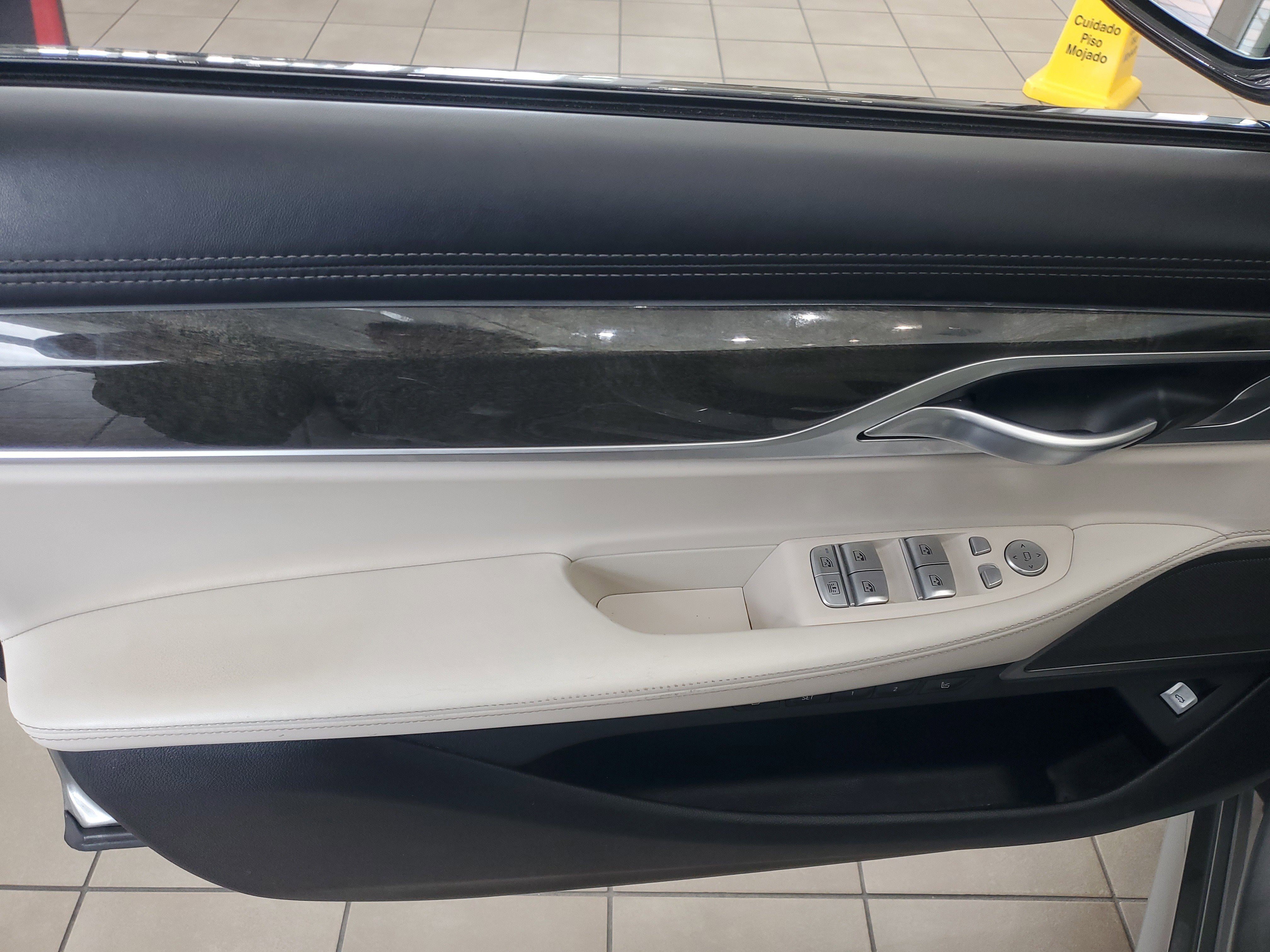 Used 2022 BMW 750Li xDrive AWD/4WD image 17