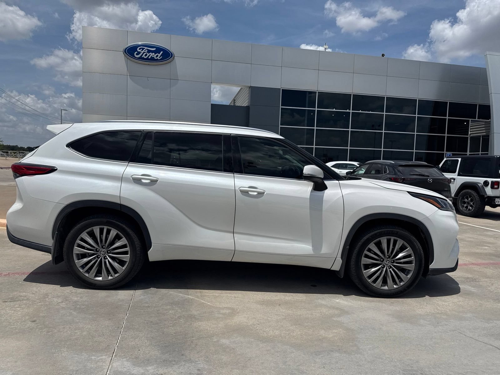 Used 2020 Toyota Highlander Platinum AWD/4WD video 2