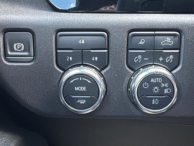 Used 2025 GMC Sierra 2500 SLE w/ SLE Value Package; AWD/4WD image 22