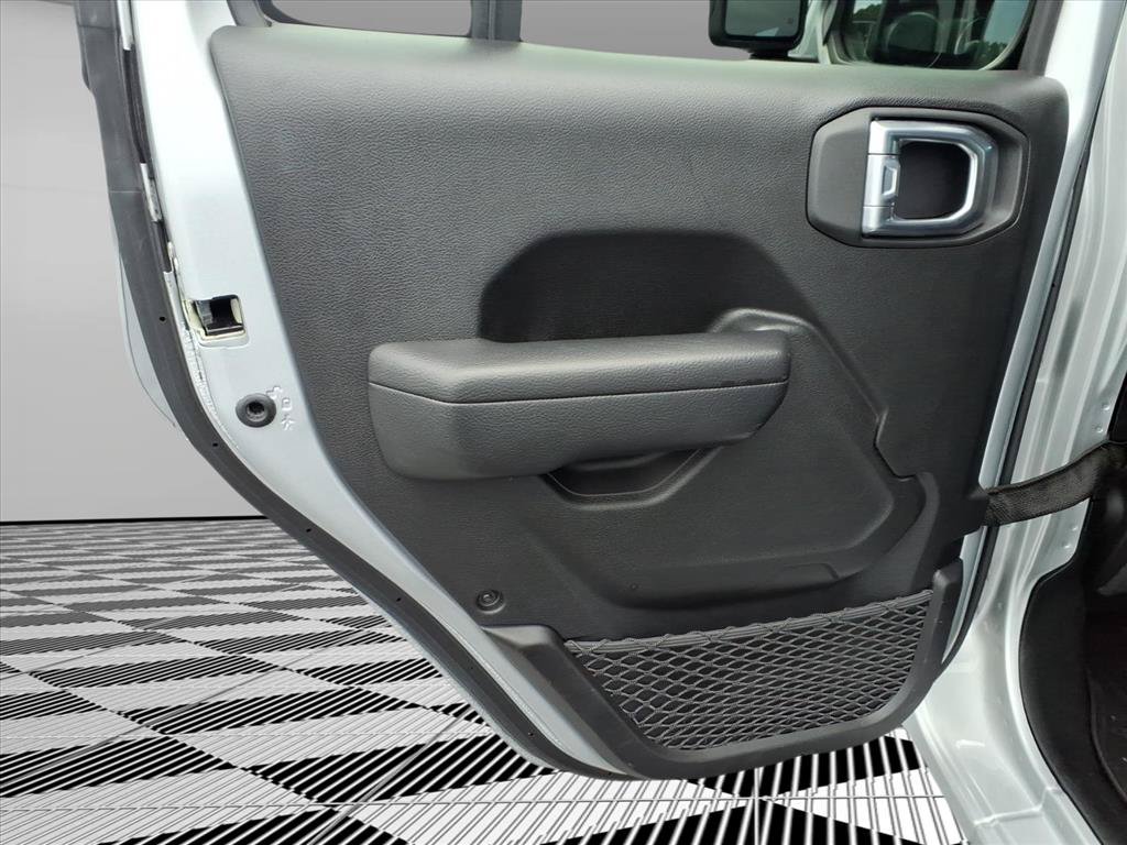 Certified 2023 Jeep Gladiator Sport AWD/4WD image 23