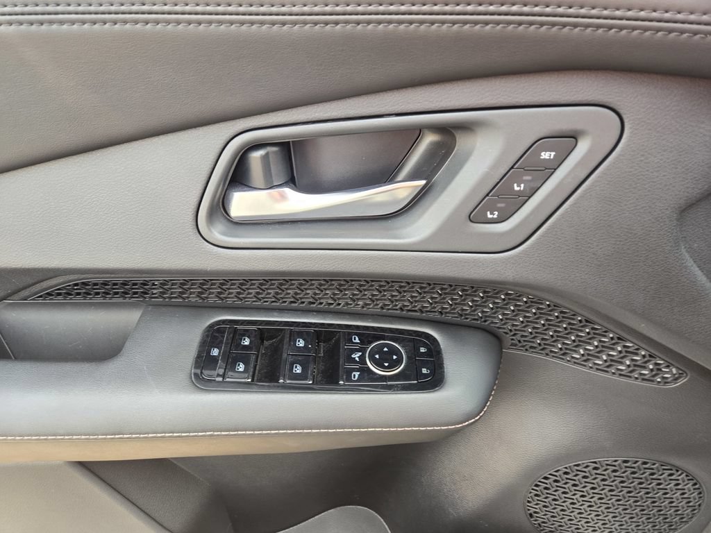 Certified 2024 Nissan Ariya FWD image 14