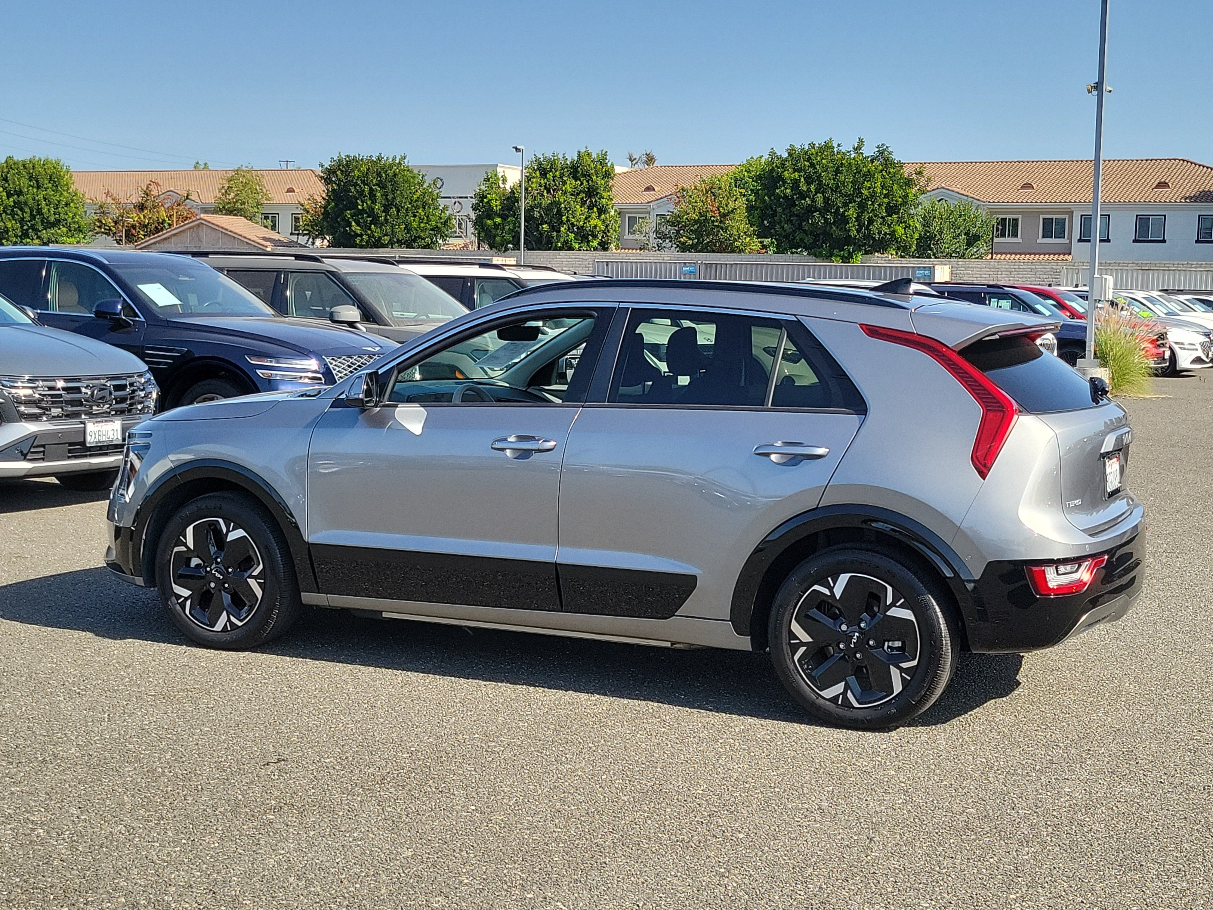 Used 2023 Kia Niro Wave FWD image 28