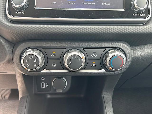 New 2025 Nissan Kicks Play S image 19