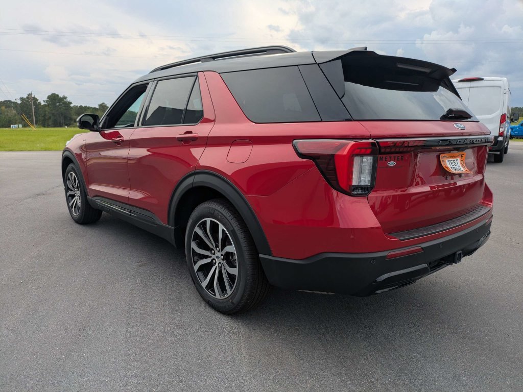 New 2025 Ford Explorer ST-Line w/ Premium Package RWD image 29