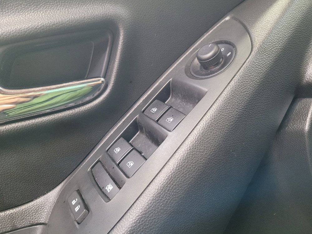 Used 2021 Chevrolet Trax LS FWD image 27