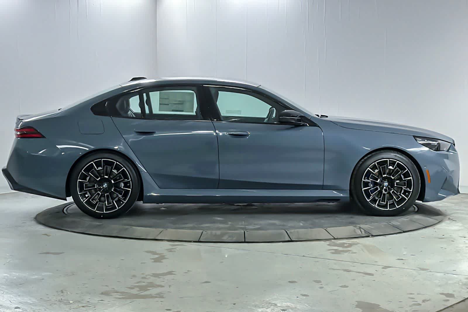 New 2026 BMW M5 w/ Executive Package AWD/4WD image 8