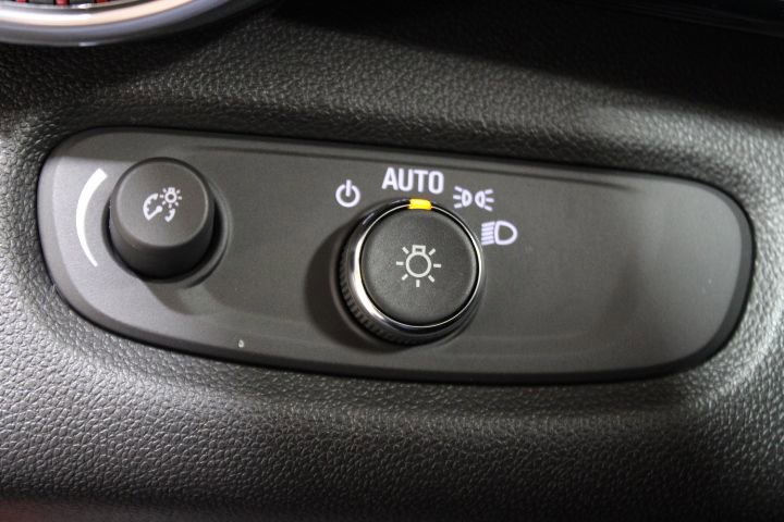 New 2026 Chevrolet Trax RS w/ Sunroof Package image 39