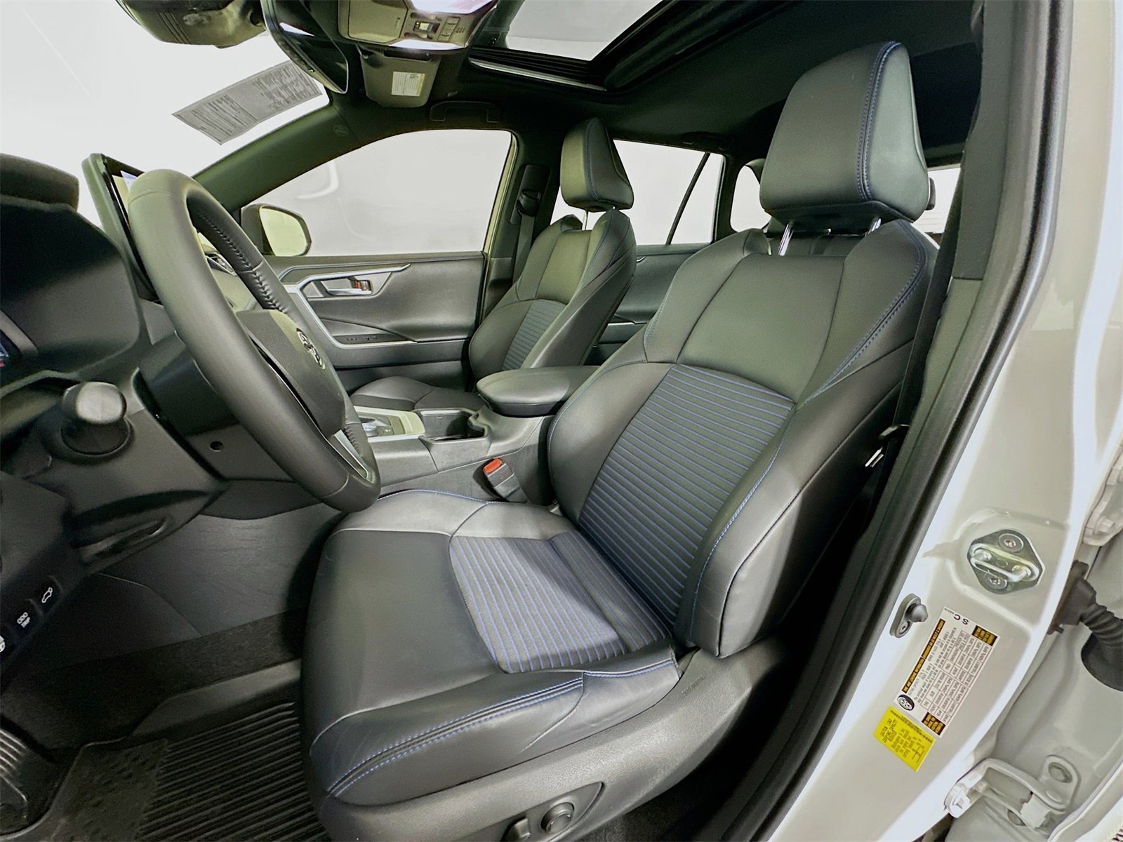 Certified 2025 Toyota RAV4 XSE image 22