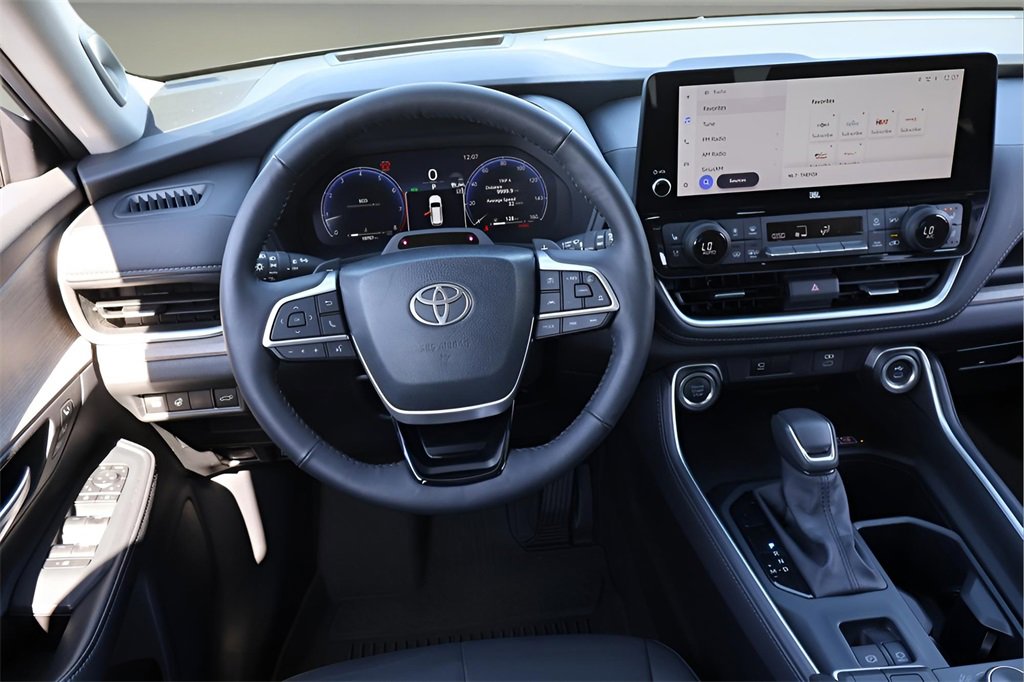 Certified 2025 Toyota Grand Highlander AWD image 13
