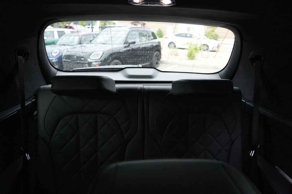Used 2027 BMW X7 xDrive40i w/ M Sport Package AWD/4WD image 19