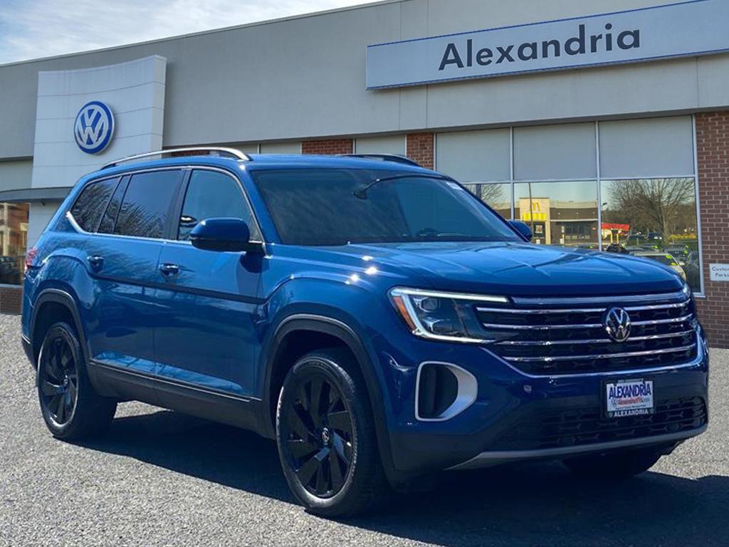 Certified 2025 Volkswagen Atlas SE w/ Panoramic Sunroof Package image 1